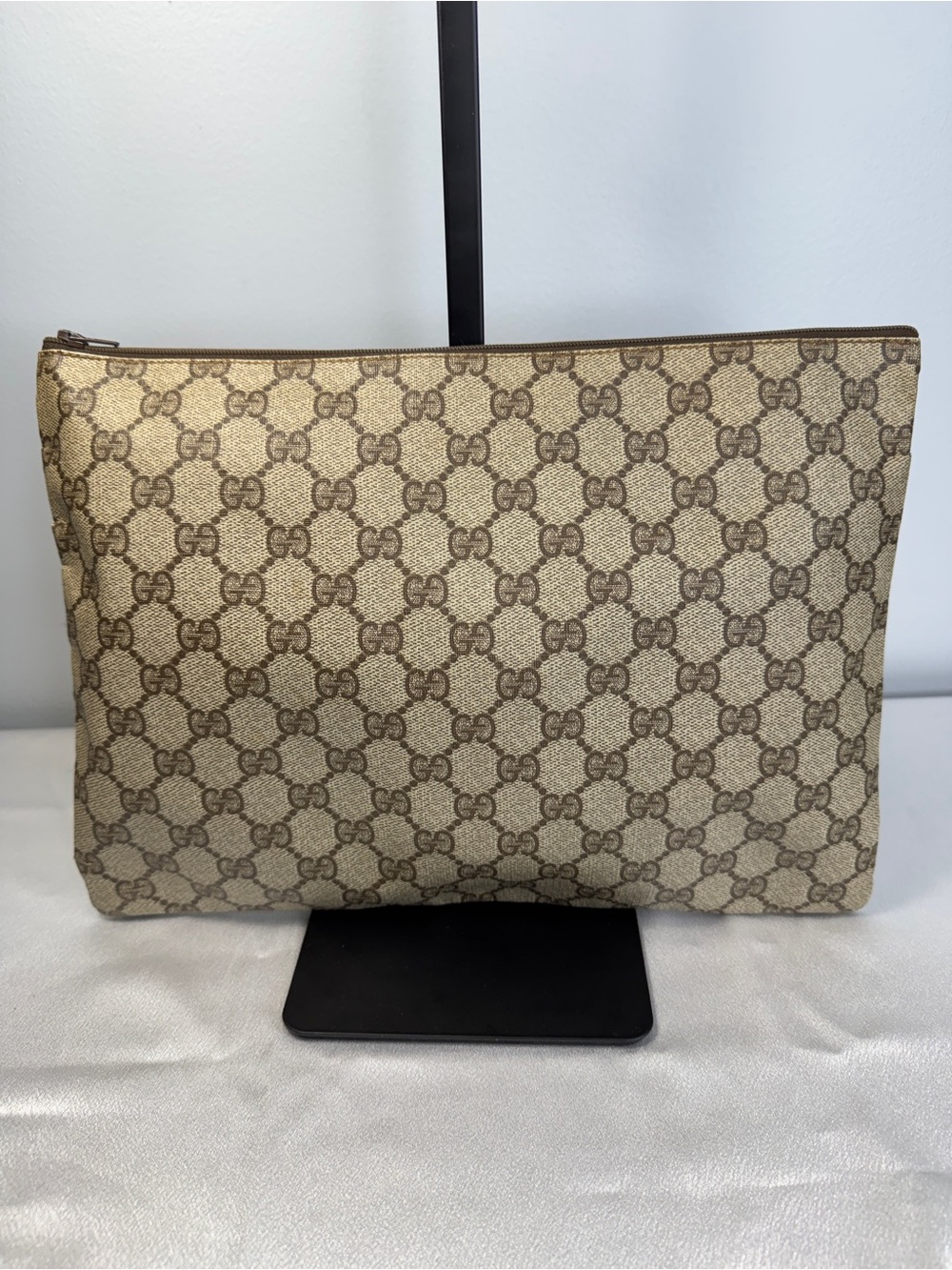 Gucci Brown/Tan GG Supreme Canvas Flat Pouch Unisex